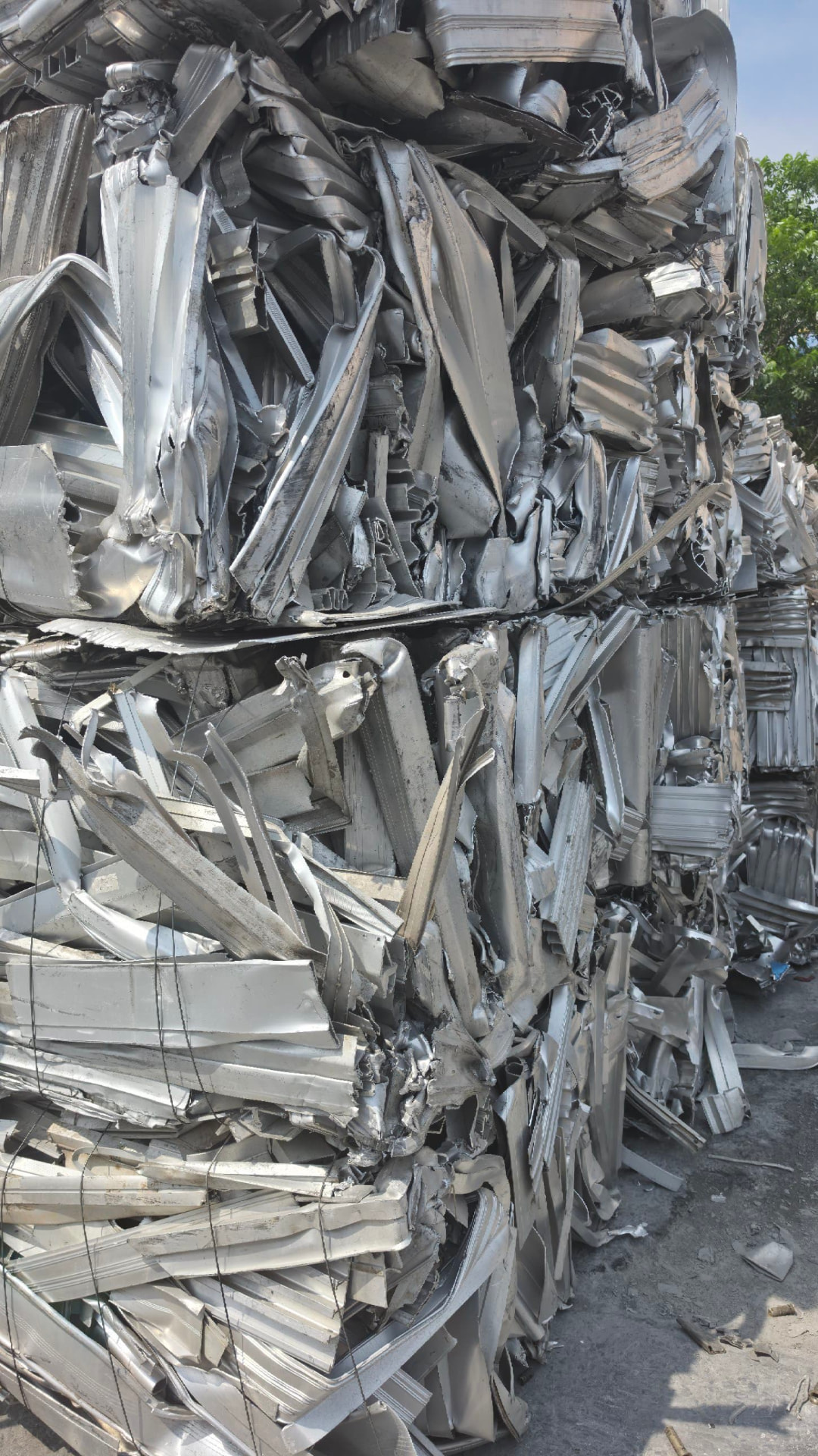 Perfil de aluminio — MRV Monterrey